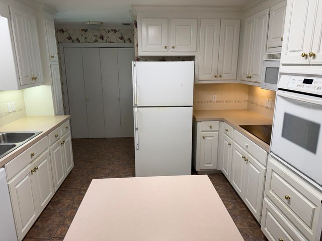 106 Springhill Dr., Hattiesburg, MS 39402