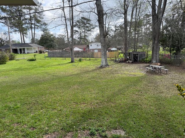 106 Springhill Dr., Hattiesburg, MS 39402