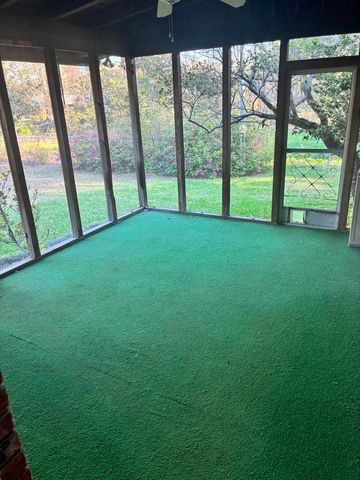 106 Springhill Dr., Hattiesburg, MS 39402