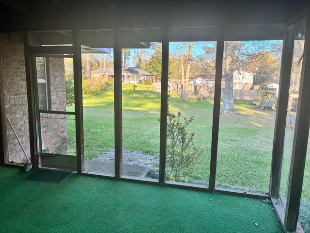 106 Springhill Dr., Hattiesburg, MS 39402