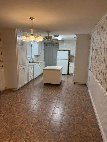 106 Springhill Dr., Hattiesburg, MS 39402