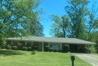 106 Springhill Dr., Hattiesburg, MS 39402