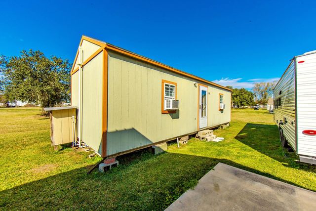 2527 Bayou Blue Rd, Houma, LA 70364