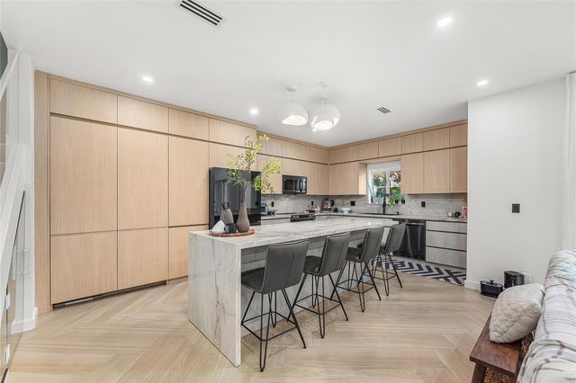 11338 NW 33rd Street, Sunrise, FL 33323