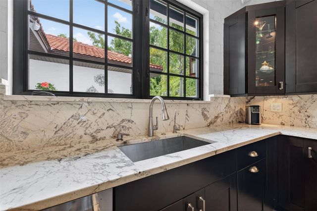 2319 7TH STREET N, St Petersburg, FL 33704