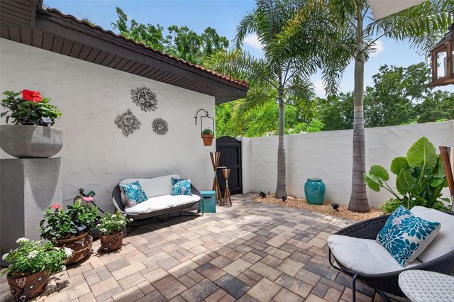 2319 7TH STREET N, St Petersburg, FL 33704