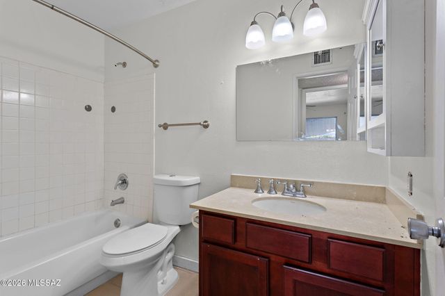 2747 W Anklam Rd Apt E, Tucson, AZ 85745