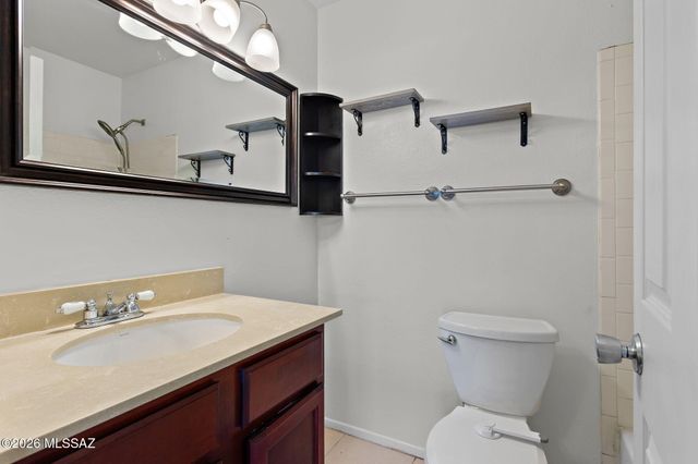 2747 W Anklam Rd Apt E, Tucson, AZ 85745