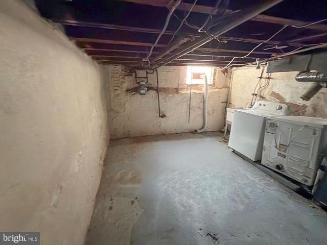 2542 S SARTAIN ST, Philadelphia, PA 19148