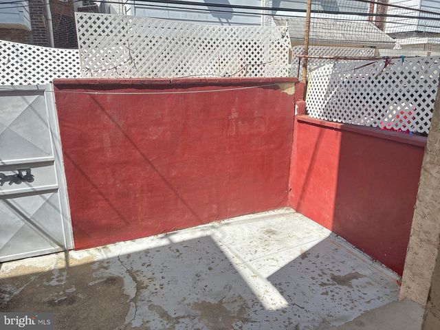 2542 S SARTAIN ST, Philadelphia, PA 19148