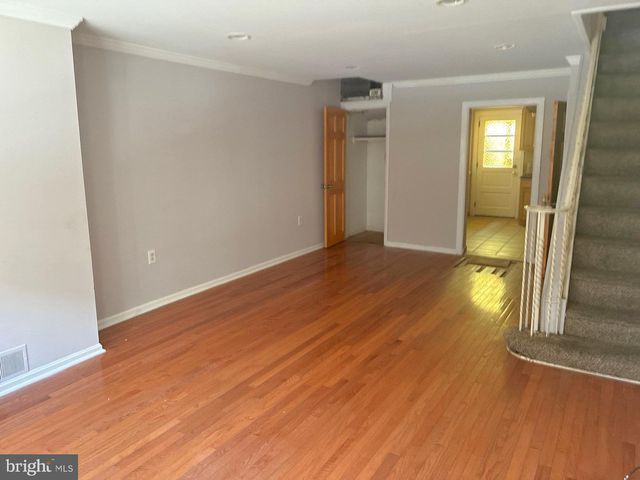2542 S SARTAIN ST, Philadelphia, PA 19148