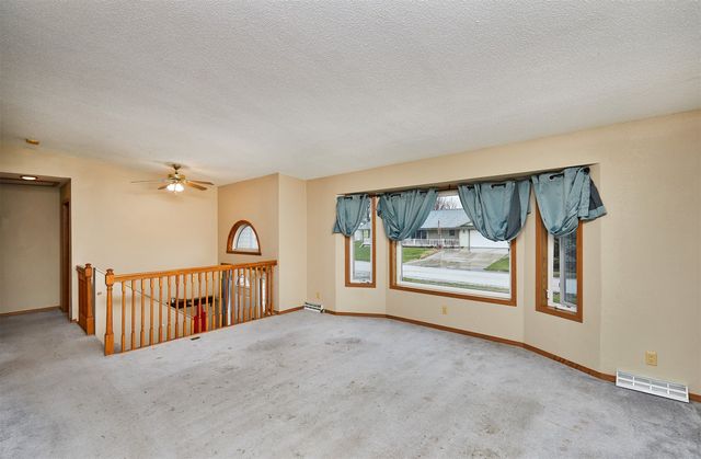 604 Northview Drive, Dallas Center, IA 50063