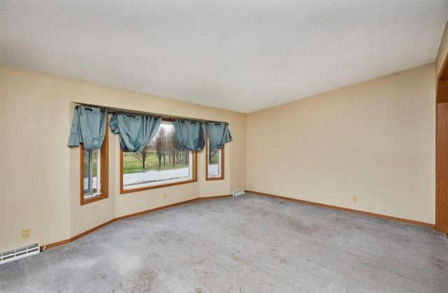 604 Northview Drive, Dallas Center, IA 50063