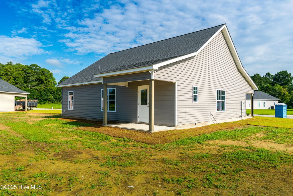 Image 21 of property listing at 58 Hampton Way, Snow Hill, NC 28580