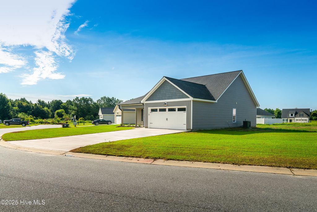 58 Hampton Way, Snow Hill, NC 28580
