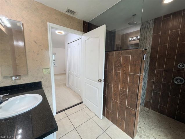 3218 43rd ST W, Lehigh Acres, FL 33971