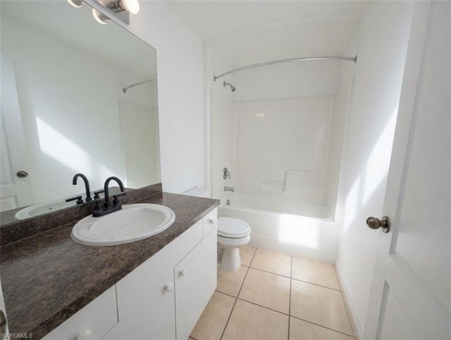 3218 43rd ST W, Lehigh Acres, FL 33971