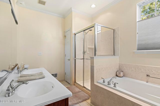 32 Newport Street, Barnegat, NJ 08005