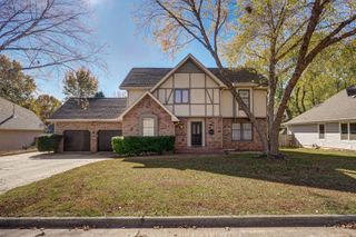 2452 East Raynell Street, Springfield, MO 65804