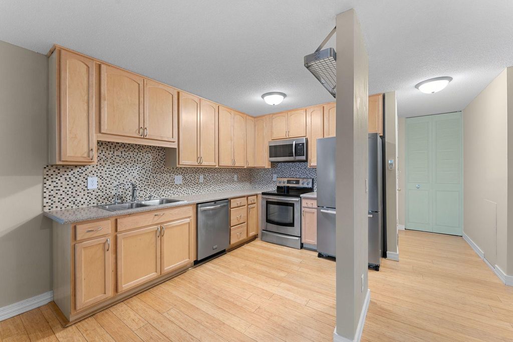 2800 Hamline Avenue N 313, Roseville, MN 55113 — photo 5