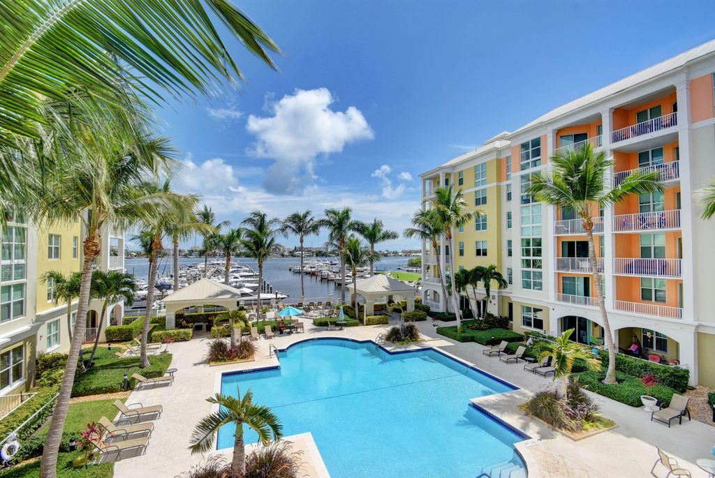 806 E Windward Way 313, Lantana, FL 33462