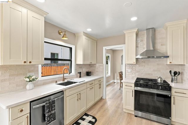 1359 Elm St, Pittsburg, CA 94565