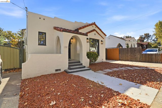 1359 Elm St, Pittsburg, CA 94565