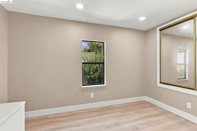 1359 Elm St, Pittsburg, CA 94565
