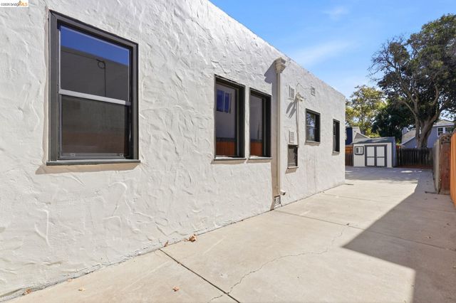 1359 Elm St, Pittsburg, CA 94565