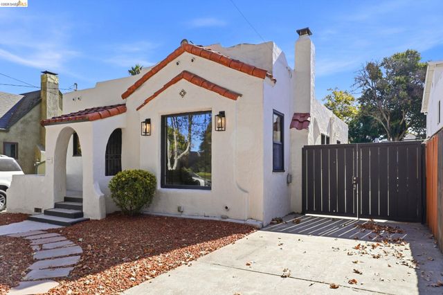 1359 Elm St, Pittsburg, CA 94565