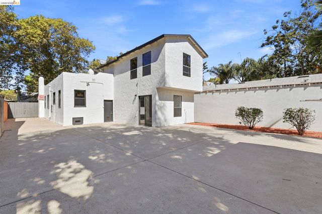 1359 Elm St, Pittsburg, CA 94565