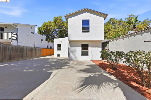 1359 Elm St, Pittsburg, CA 94565