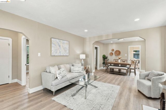 1359 Elm St, Pittsburg, CA 94565
