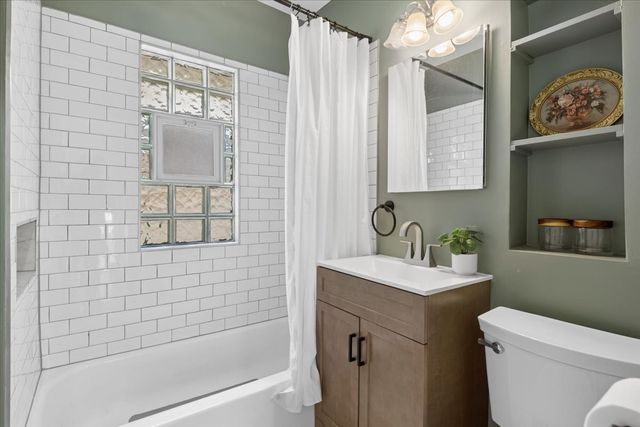 913 Highland Avenue, Oak Park, IL 60304