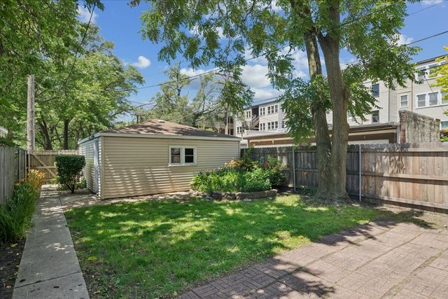 913 Highland Avenue, Oak Park, IL 60304