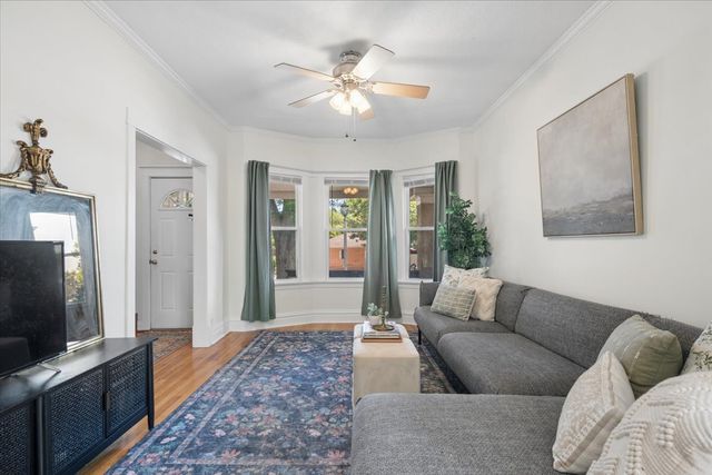 913 Highland Avenue, Oak Park, IL 60304