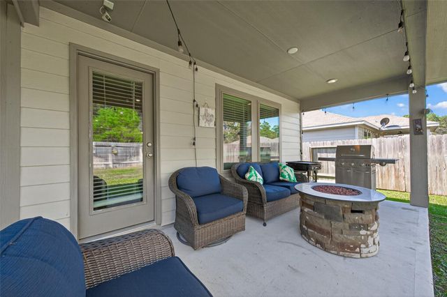 306 Wisteria Manor Street, Magnolia, TX 77354