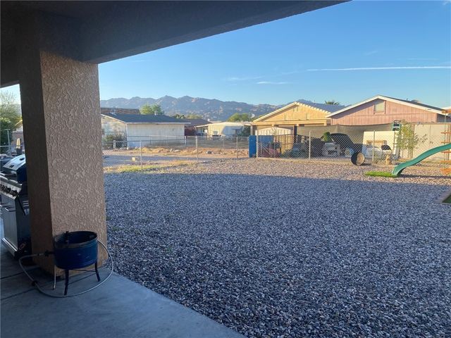 951 Glen Drive, Bullhead City, AZ 86442