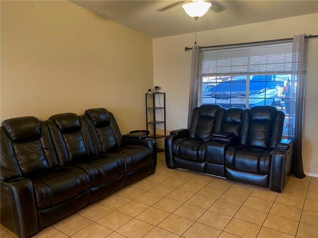 951 Glen Drive, Bullhead City, AZ 86442