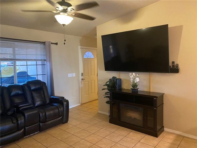 951 Glen Drive, Bullhead City, AZ 86442