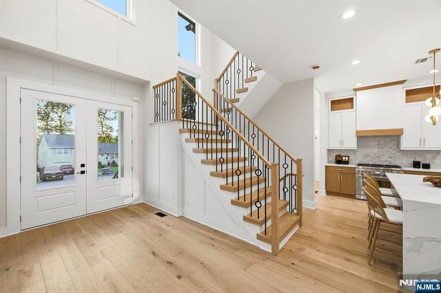 25 Claremont Avenue, Livingston, NJ 07039