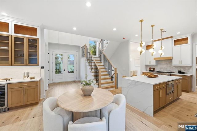 25 Claremont Avenue, Livingston, NJ 07039