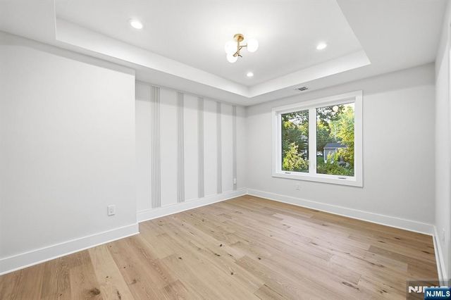 25 Claremont Avenue, Livingston, NJ 07039