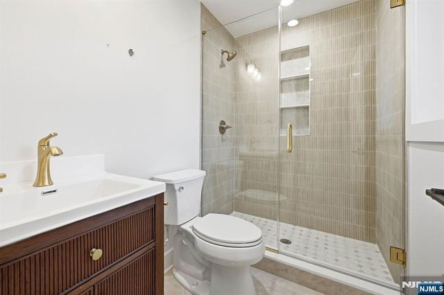 25 Claremont Avenue, Livingston, NJ 07039