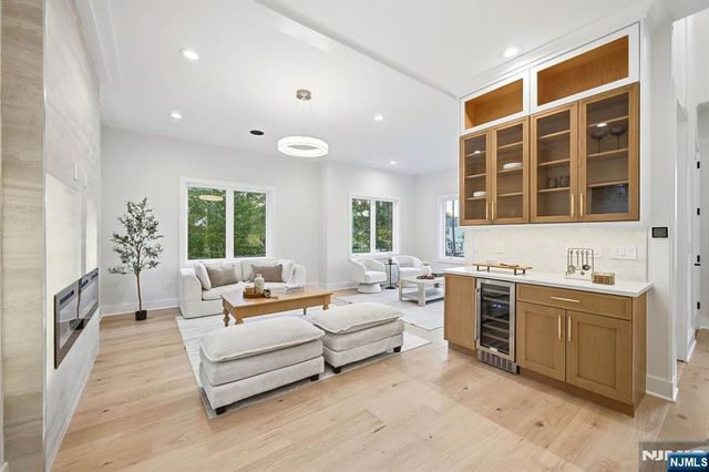 25 Claremont Avenue, Livingston, NJ 07039
