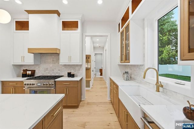 25 Claremont Avenue, Livingston, NJ 07039