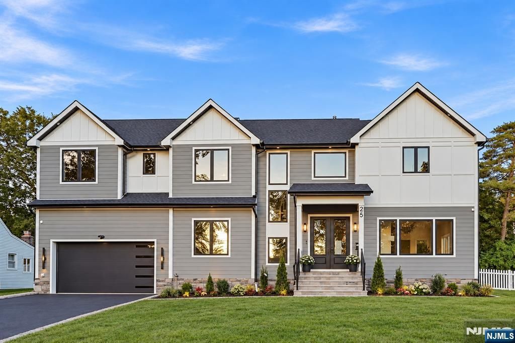 25 Claremont Avenue, Livingston, NJ 07039