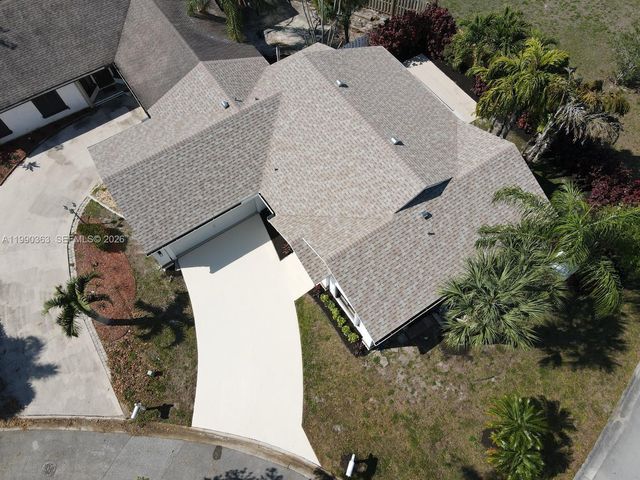 9596 Everglades Park Ln, Boca Raton, FL 33428