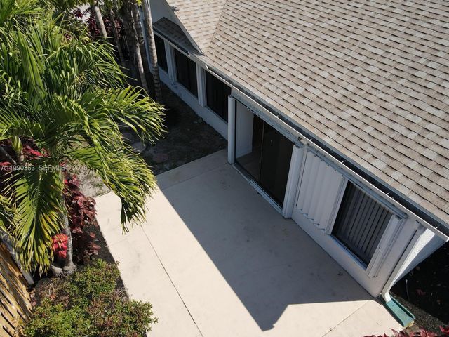 9596 Everglades Park Ln, Boca Raton, FL 33428