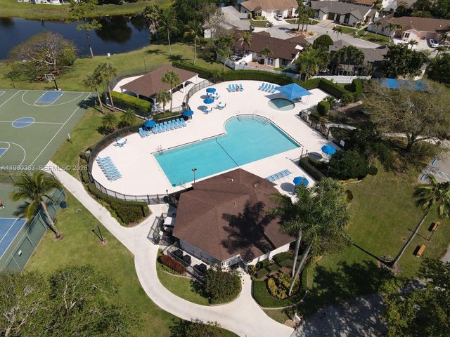 9596 Everglades Park Ln, Boca Raton, FL 33428